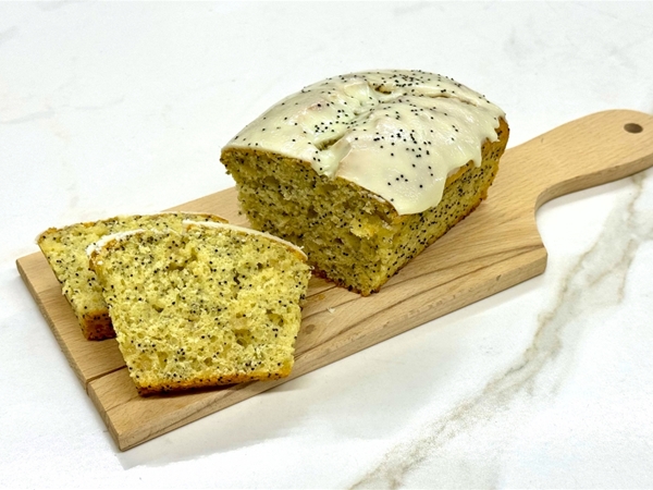 Lemon poppy cake